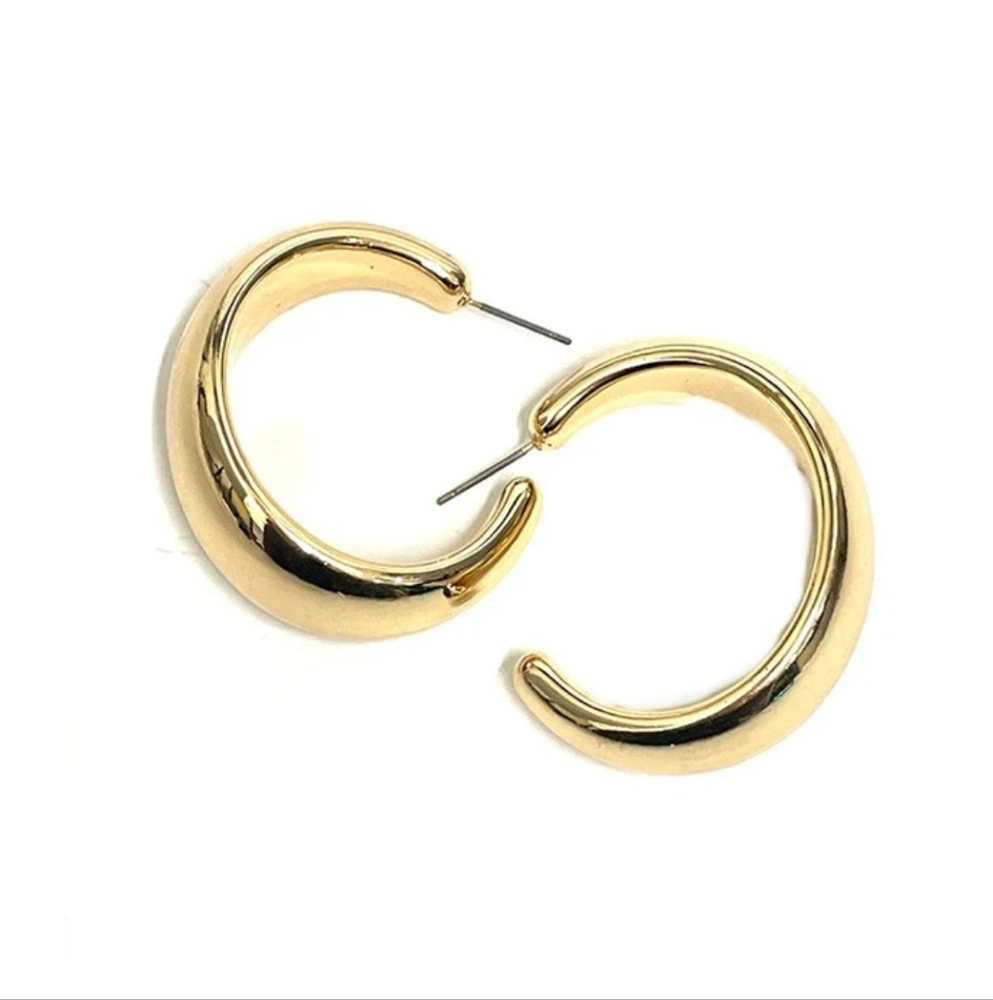 Casual Chunky Goldtone C Hoop Earrings - Picture 5 of 6